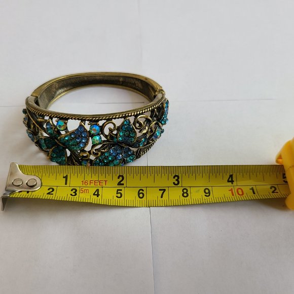 Butterfly Hinged Bracelet - Picture 4 of 4